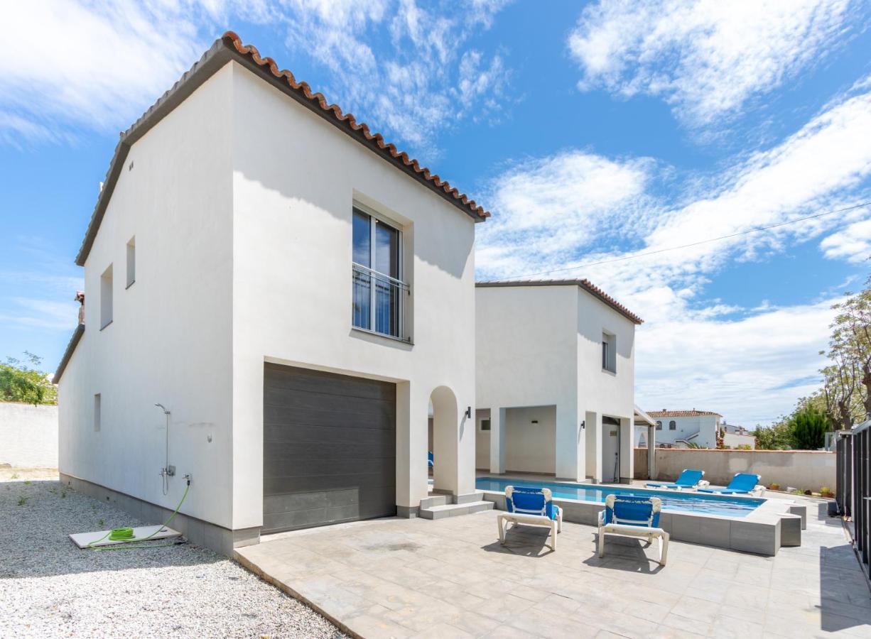 Goldhome - New House With Private Heated Pool, Parking, Wifi, Games Room Empuriabrava Exterior photo