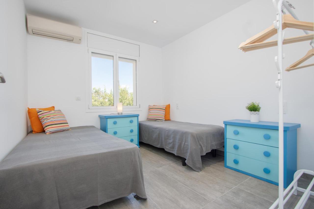 Goldhome - New House With Private Heated Pool, Parking, Wifi, Games Room Empuriabrava Exterior photo