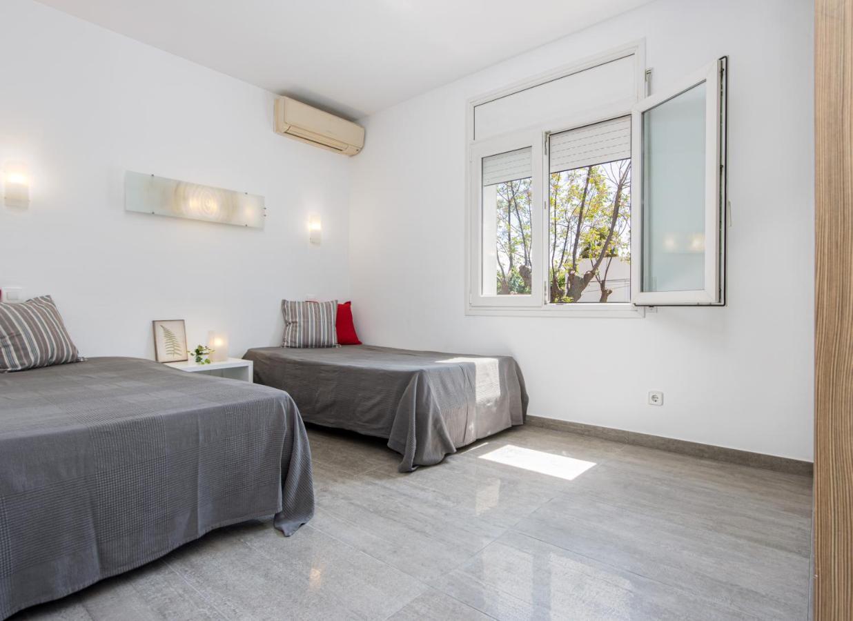 Goldhome - New House With Private Heated Pool, Parking, Wifi, Games Room Empuriabrava Exterior photo