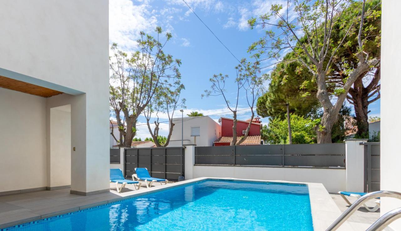 Goldhome - New House With Private Heated Pool, Parking, Wifi, Games Room Empuriabrava Exterior photo