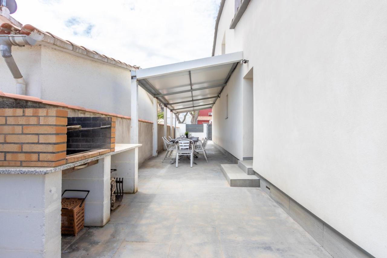 Goldhome - New House With Private Heated Pool, Parking, Wifi, Games Room Empuriabrava Exterior photo